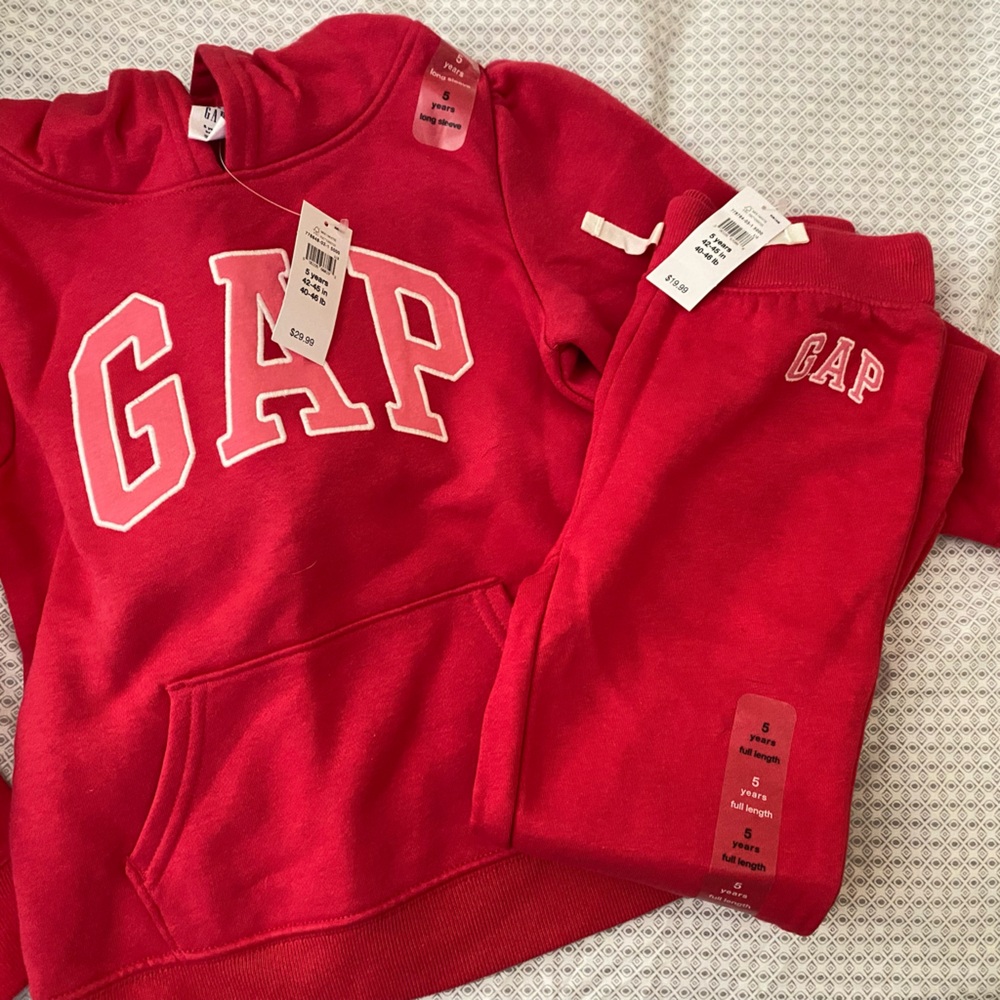 GAP Kids Vibrant hot pink Joggers size 5 toodler new with tags